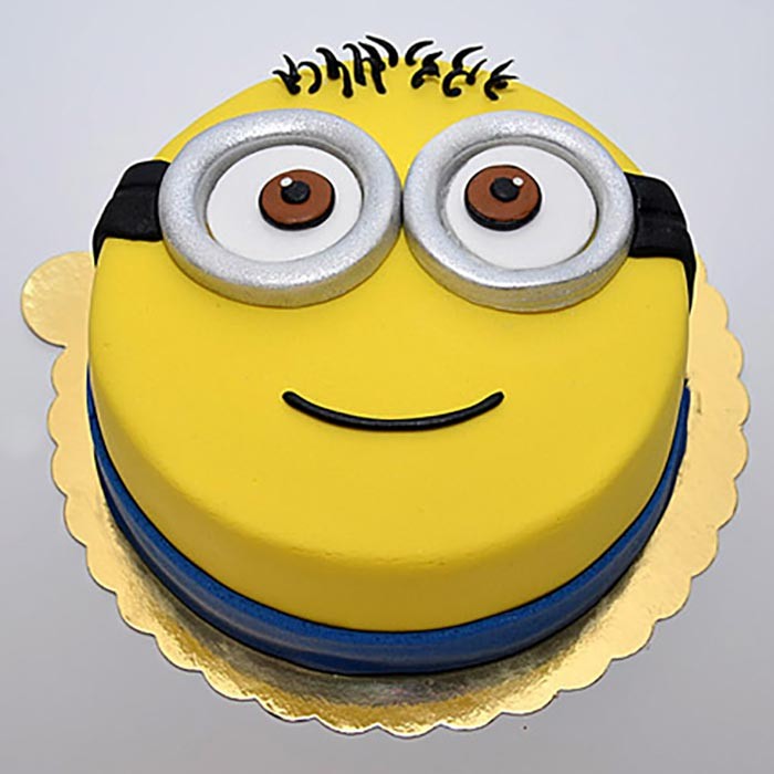 1kg Yellow Minion Fondant Cake