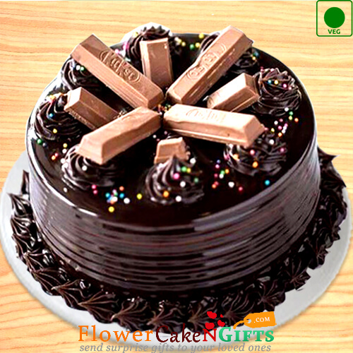1Kg Eggless Kitkat Chocolate Cake