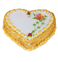 half kg Eggless Butterscotch Cake Heart Shaped