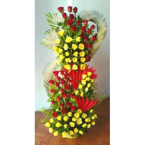 100 roses arrangement