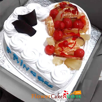 half kg heart shaped fruit cake 