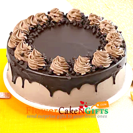 1 kg eggless choco chip cake