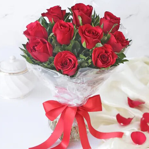 10 red roses bouquet