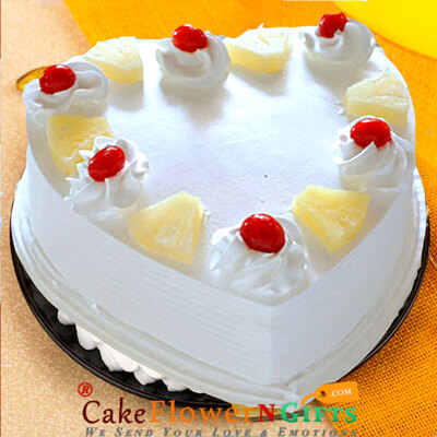 half kg heart shaped pineapple cake 