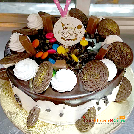 1kg eggless kitkat oreo gems choco vanilla chips cake